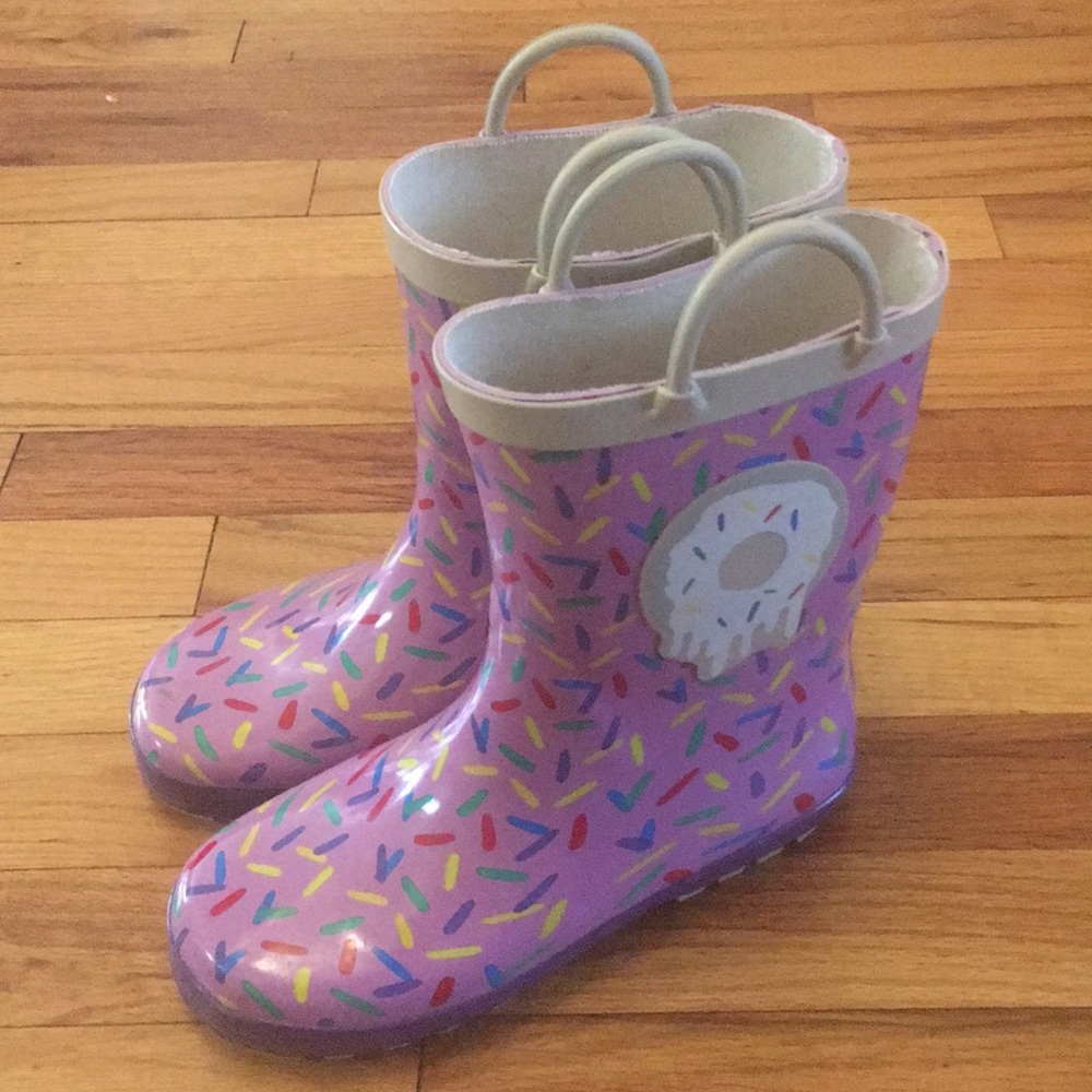 Girls size 3 rain boots brand new never worn